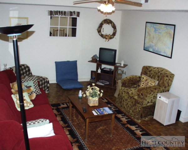 6535 Summit Road Purlear, NC 28665 - Photo 6 of 25 Gallery Image 6