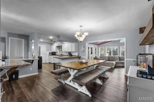 $342,500 | 306 Cleo Street, Perryville, MO 63775