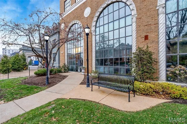 $320,000 | 4901 Washington Boulevard, Unit 4B, St. Louis, MO 63108