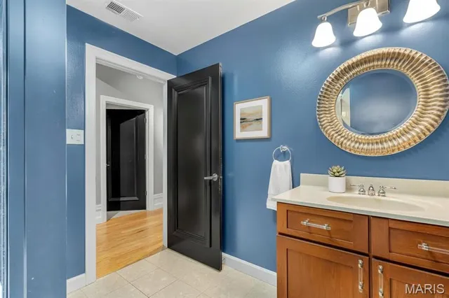 $320,000 | 4901 Washington Boulevard, Unit 4B, St. Louis, MO 63108