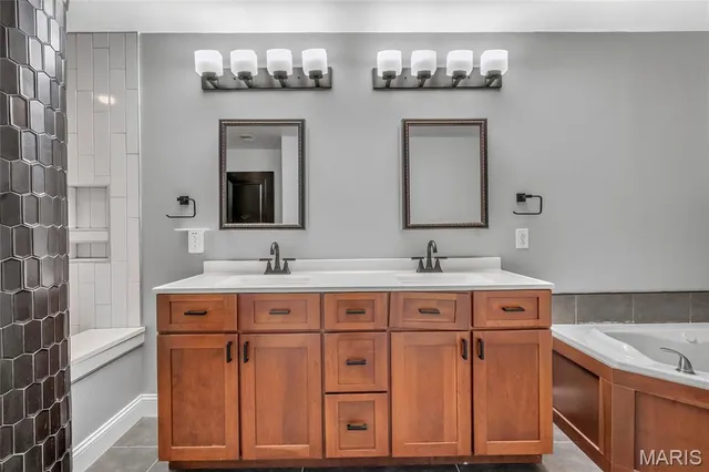 $320,000 | 4901 Washington Boulevard, Unit 4B, St. Louis, MO 63108