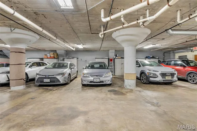 $320,000 | 4901 Washington Boulevard, Unit 4B, St. Louis, MO 63108