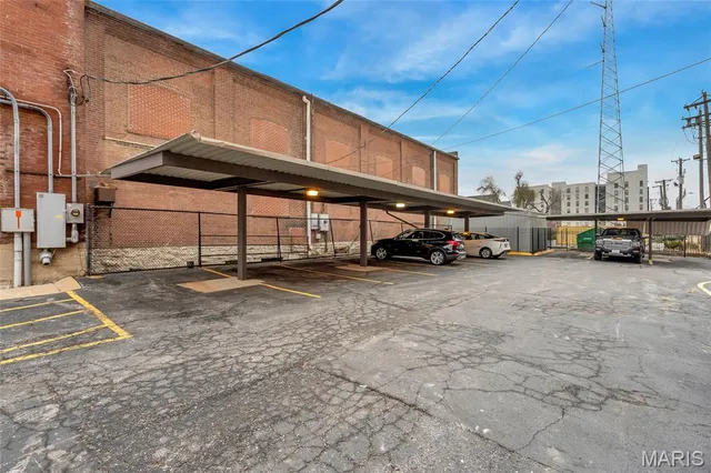 $320,000 | 4901 Washington Boulevard, Unit 4B, St. Louis, MO 63108