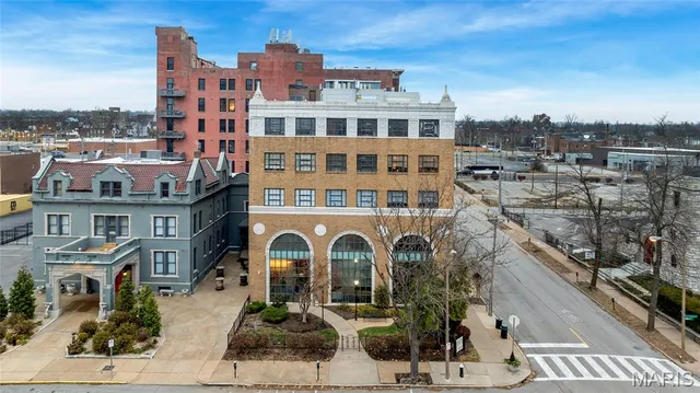 $320,000 | 4901 Washington Boulevard, Unit 4B, St. Louis, MO 63108