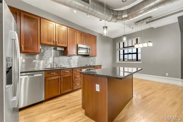 $320,000 | 4901 Washington Boulevard, Unit 4B, St. Louis, MO 63108