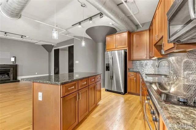 $320,000 | 4901 Washington Boulevard, Unit 4B, St. Louis, MO 63108