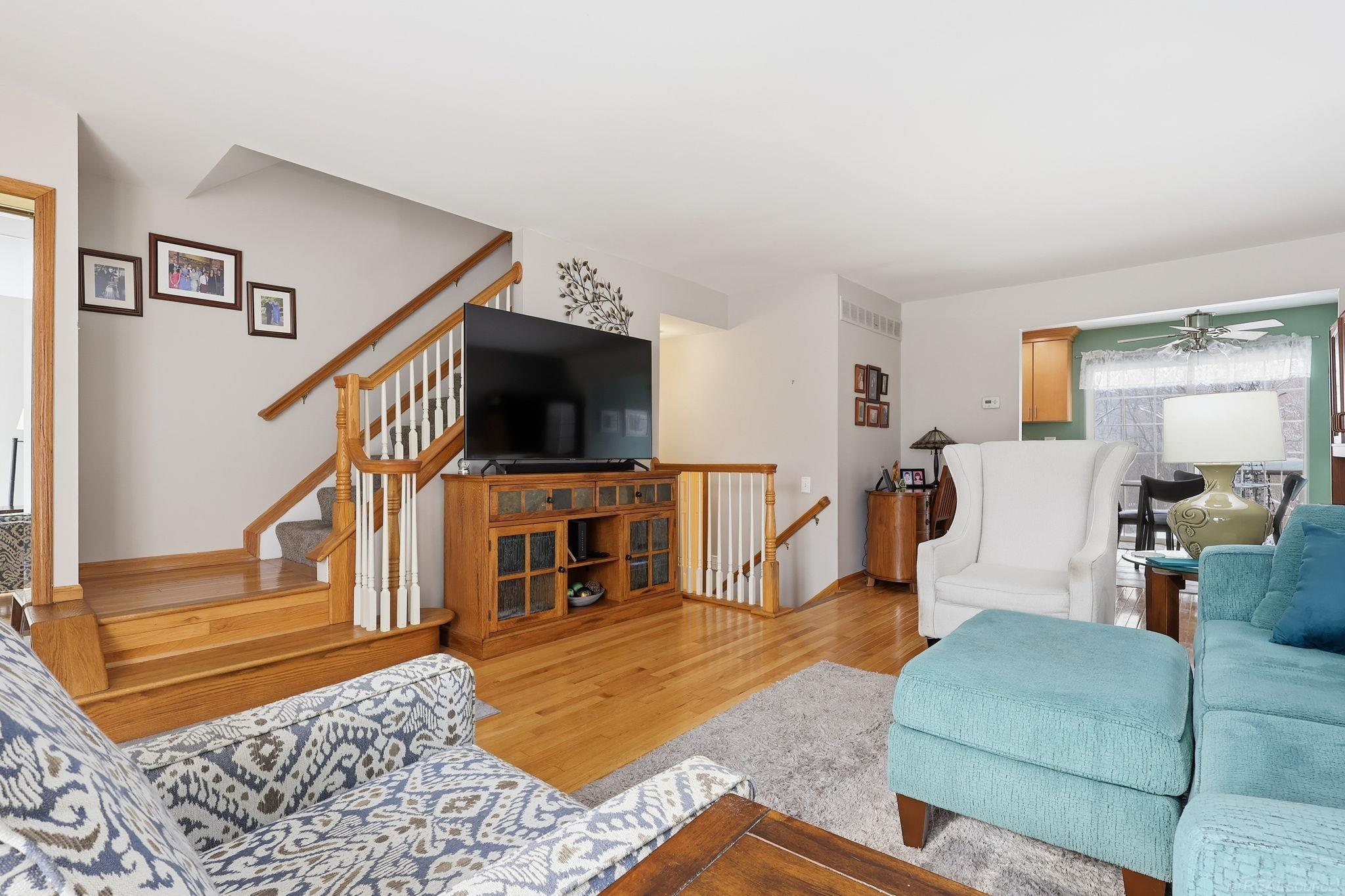 1535 Surrey Lane Rochester Hills, MI 48306 - Photo 4 of 27