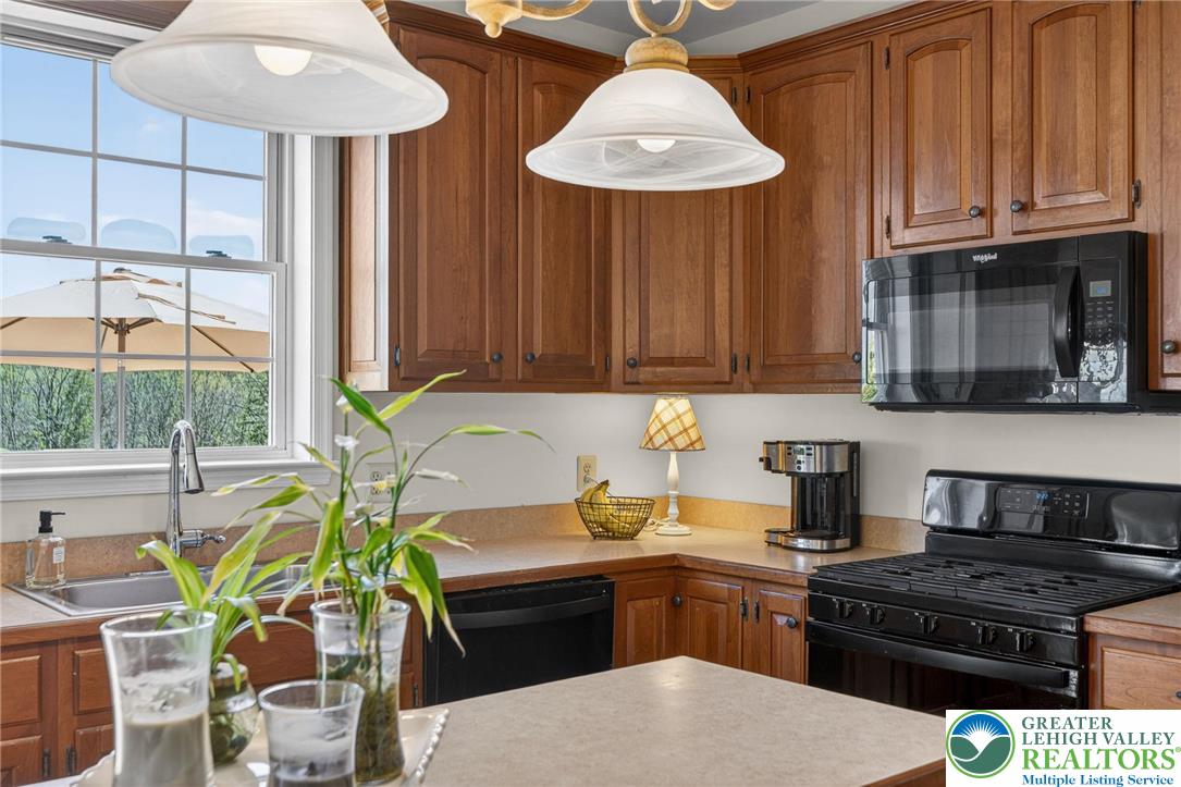 353 Farmington Road Breinigsville, PA 18031 - Photo 19 of 41