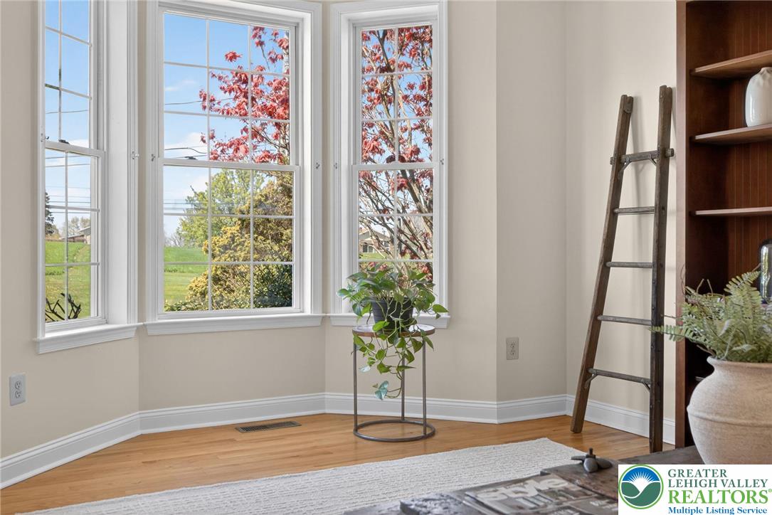 353 Farmington Road Breinigsville, PA 18031 - Photo 8 of 41