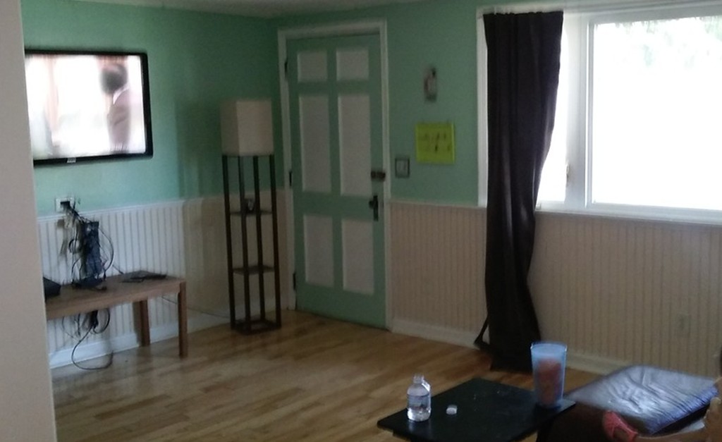 286 Burnham Road Lowell, MA 01852 - Photo 3 of 3 Gallery Image 3