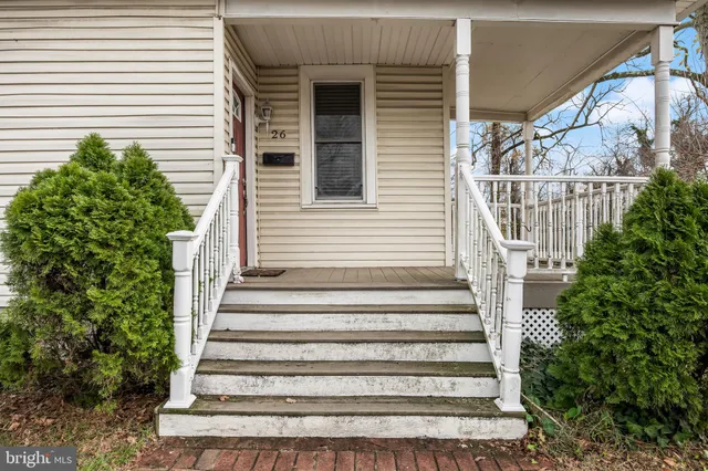 a view of entryway with a front door