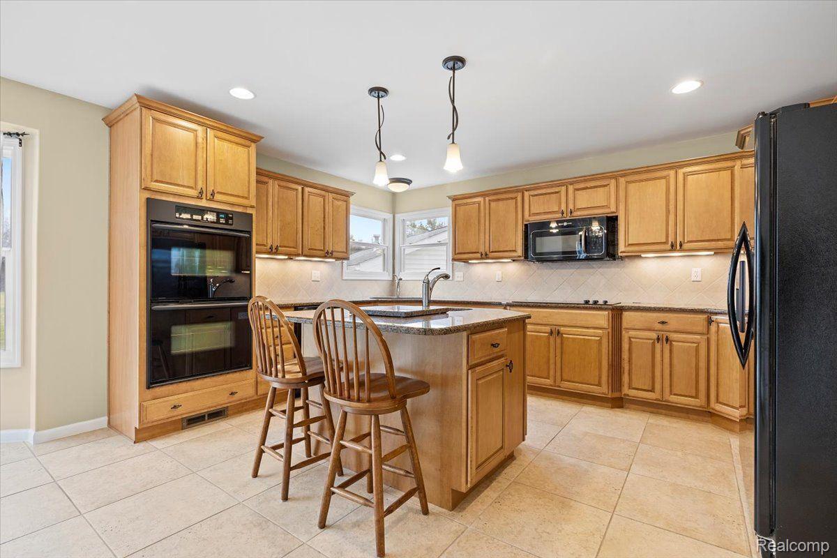 32243 Sibley Road Romulus, MI 48174 - Photo 8 of 47 Gallery Image 8