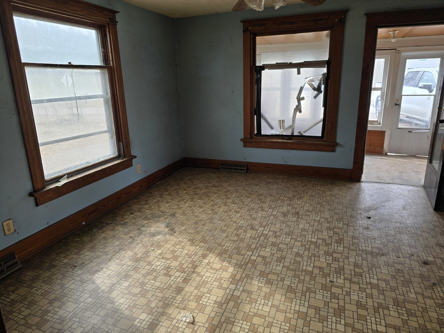 302 North Bluff Street Albany, IL 61230 - Photo 6 of 27