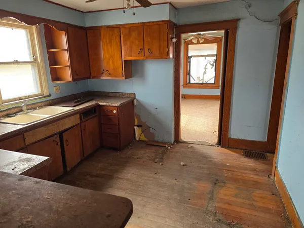 $34,900 | 302 North Bluff Street, Albany, IL 61230