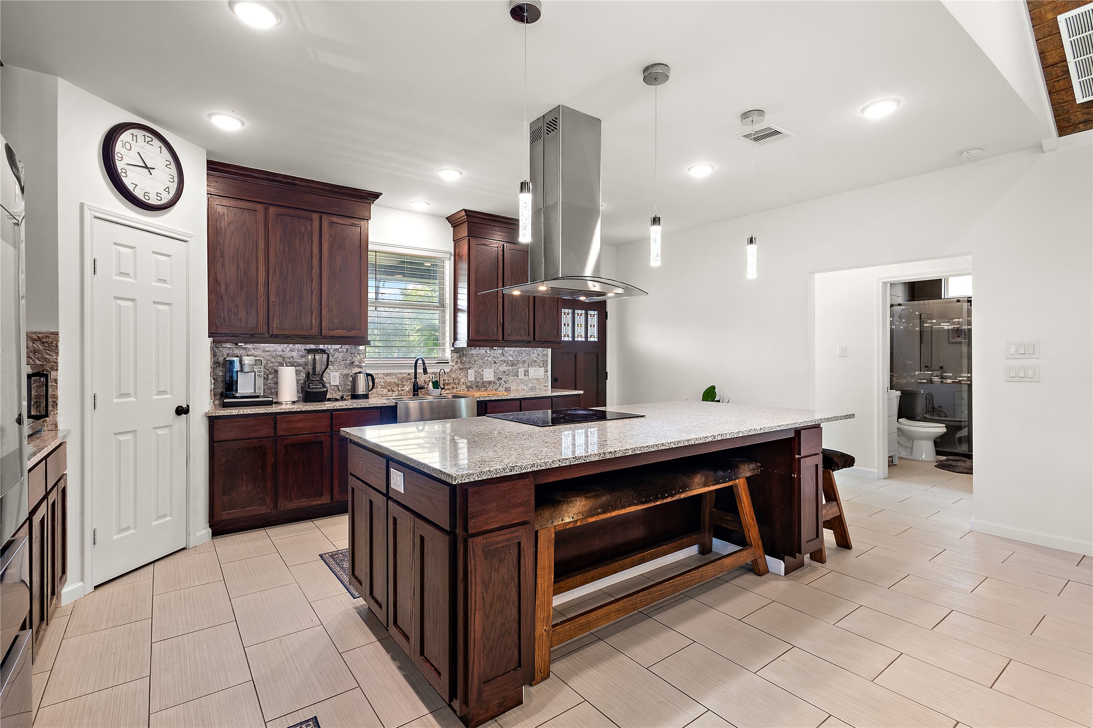 625 Pittman Road Richmond, TX 77469 - Photo 9 of 41 Chef's Kitchen with Large Island