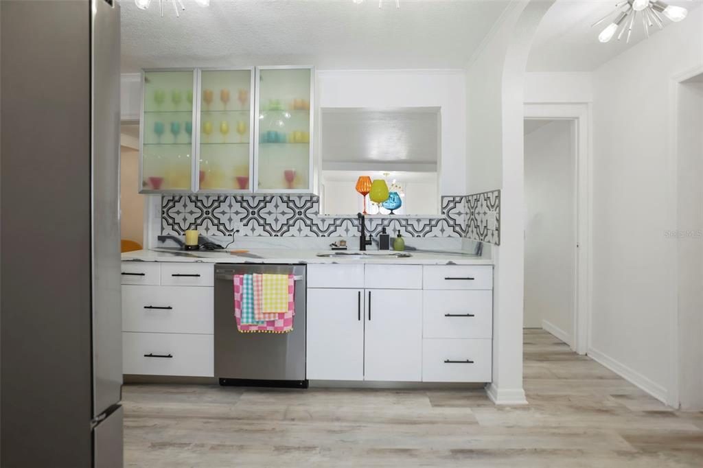 559 Scotland Street Dunedin, FL 34698 - Photo 11 of 66