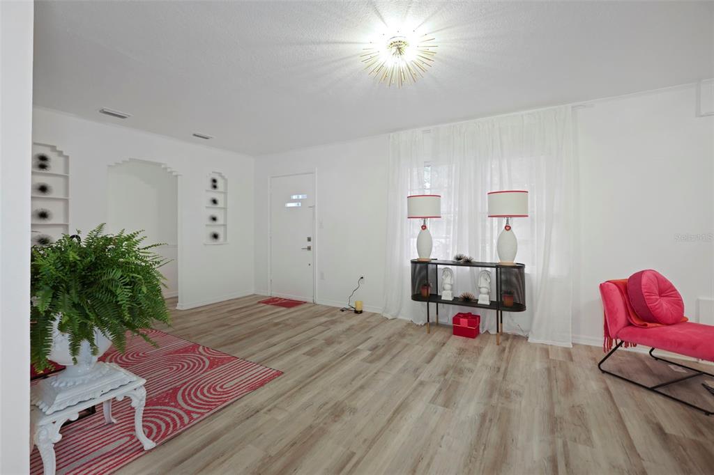 559 Scotland Street Dunedin, FL 34698 - Photo 12 of 66