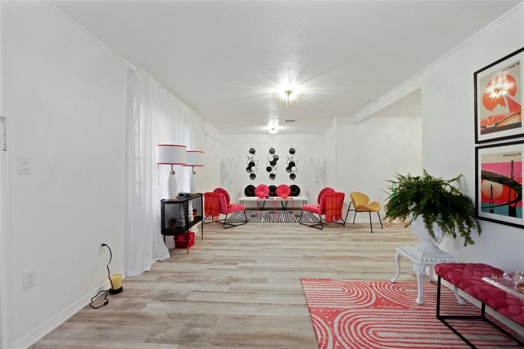 559 Scotland Street Dunedin, FL 34698 - Photo 9 of 66