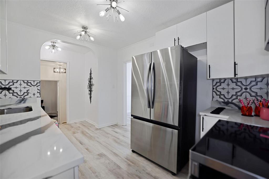 559 Scotland Street Dunedin, FL 34698 - Photo 10 of 66