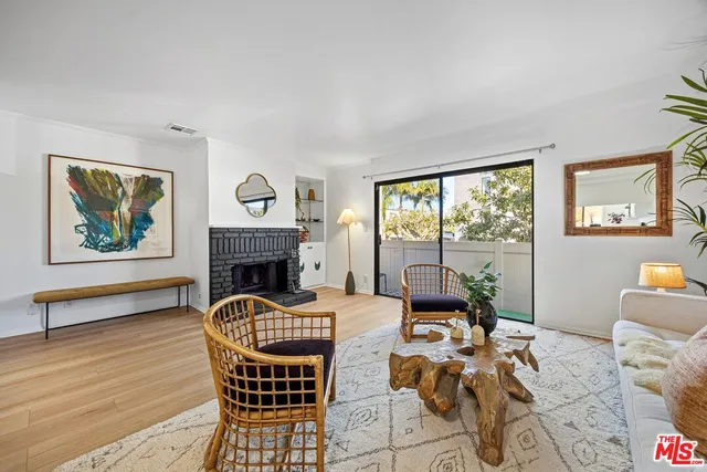 $849,000 | 4365 McLaughlin Avenue, Unit 4, Los Angeles, CA 90066