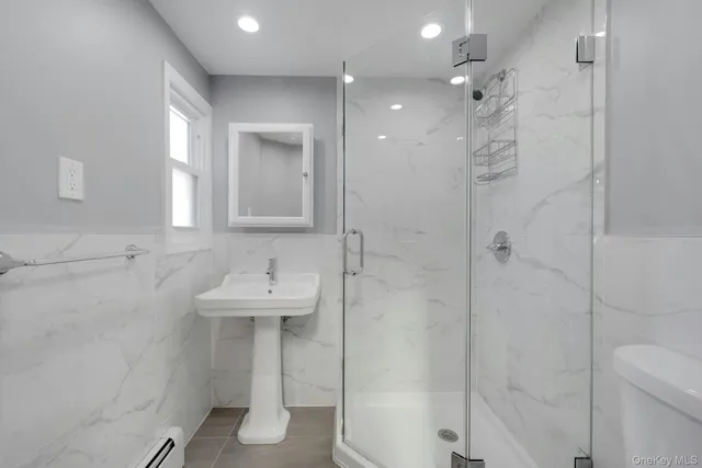 a view of a livingroom with an empty space