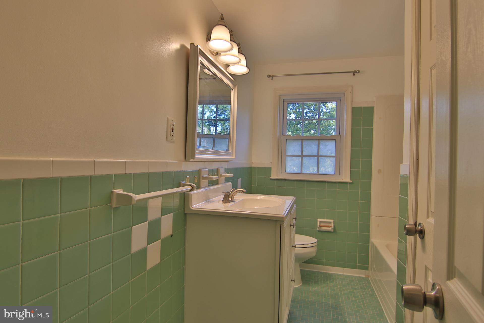 714 East Maple Road Linthicum, MD 21090 - Photo 22 of 42 Full Bath
