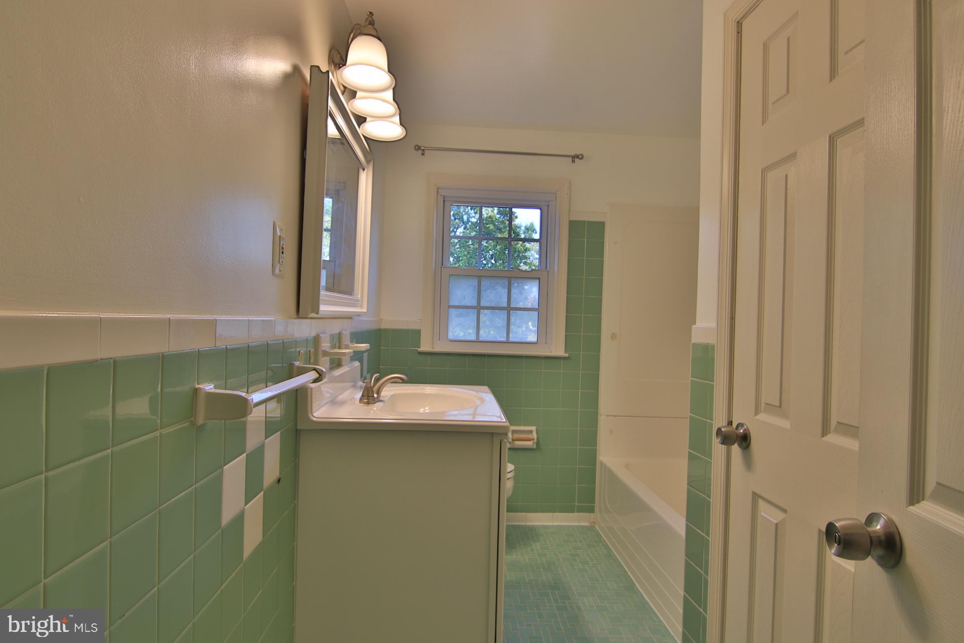 714 East Maple Road Linthicum, MD 21090 - Photo 23 of 42 Full Bath