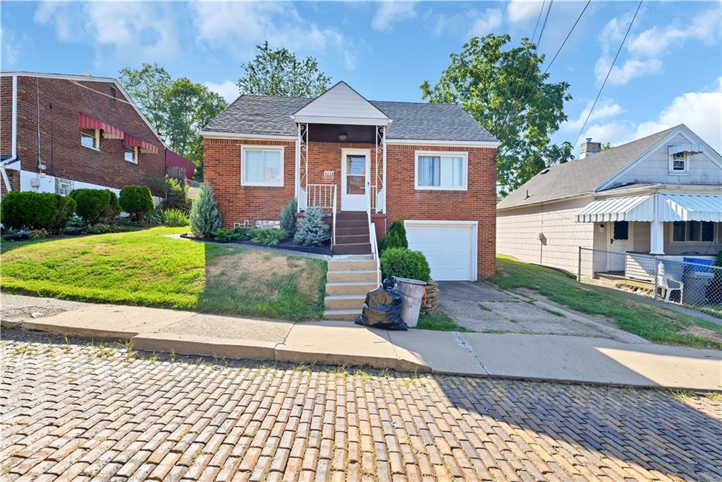1233 Holmes Street McKees Rocks, PA 15136 - Photo 2 of 24