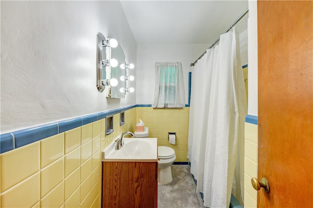 1233 Holmes Street McKees Rocks, PA 15136 - Photo 14 of 24