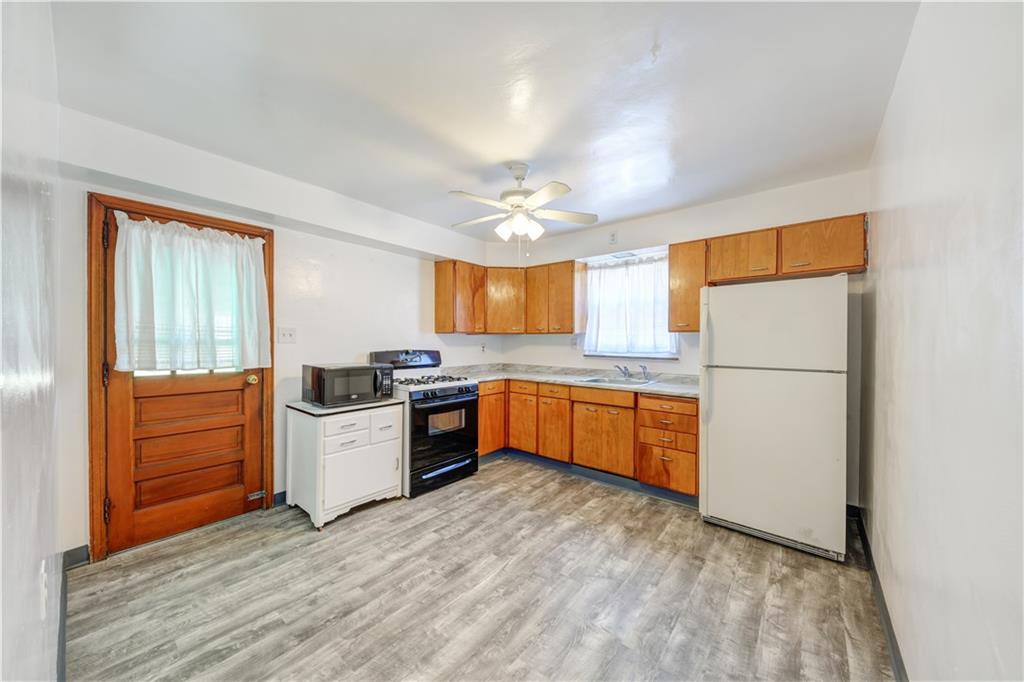 1233 Holmes Street McKees Rocks, PA 15136 - Photo 9 of 24