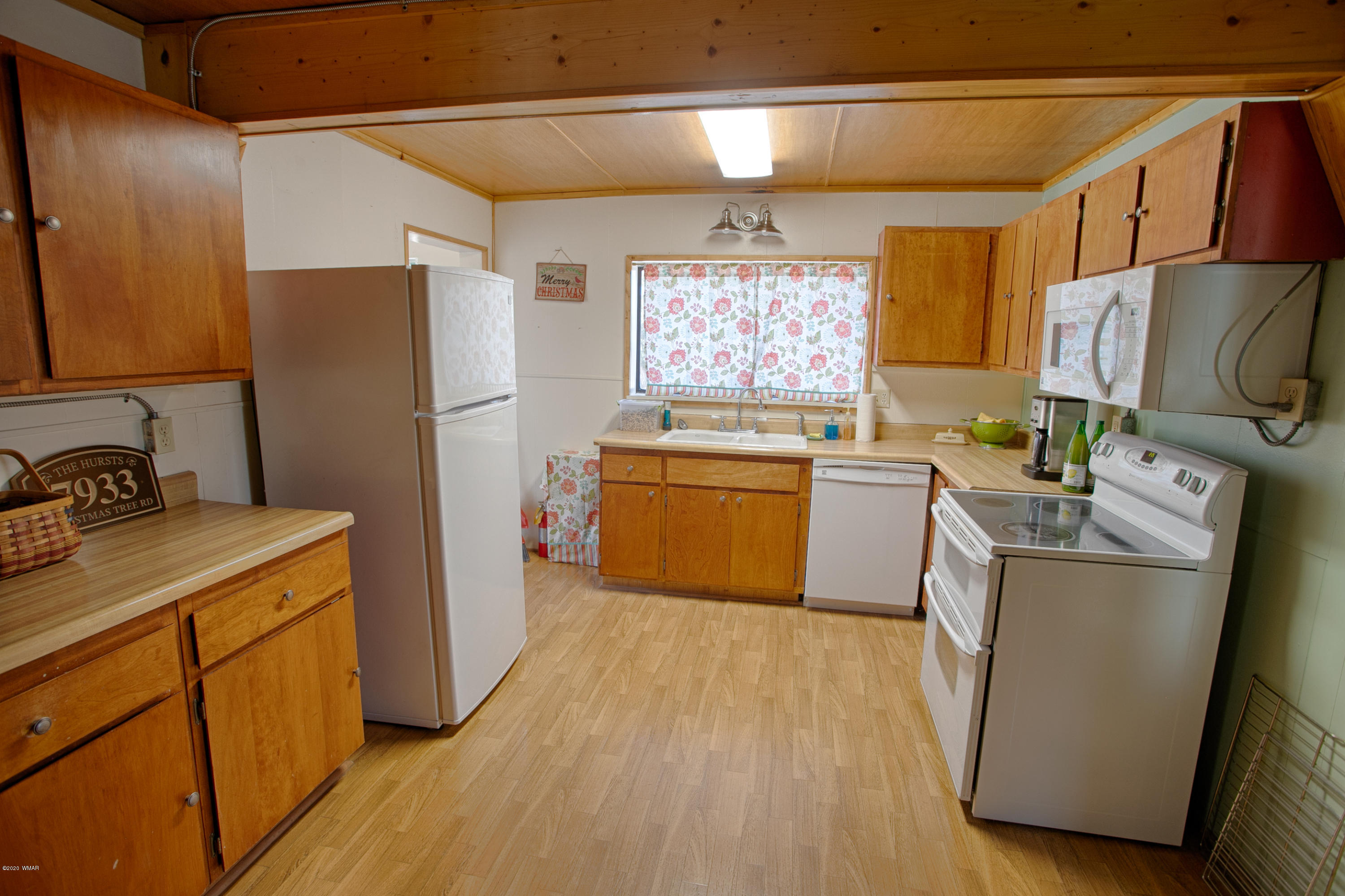 7933 Christmas Tree Road Show Low, AZ 85901 - Photo 2 of 28