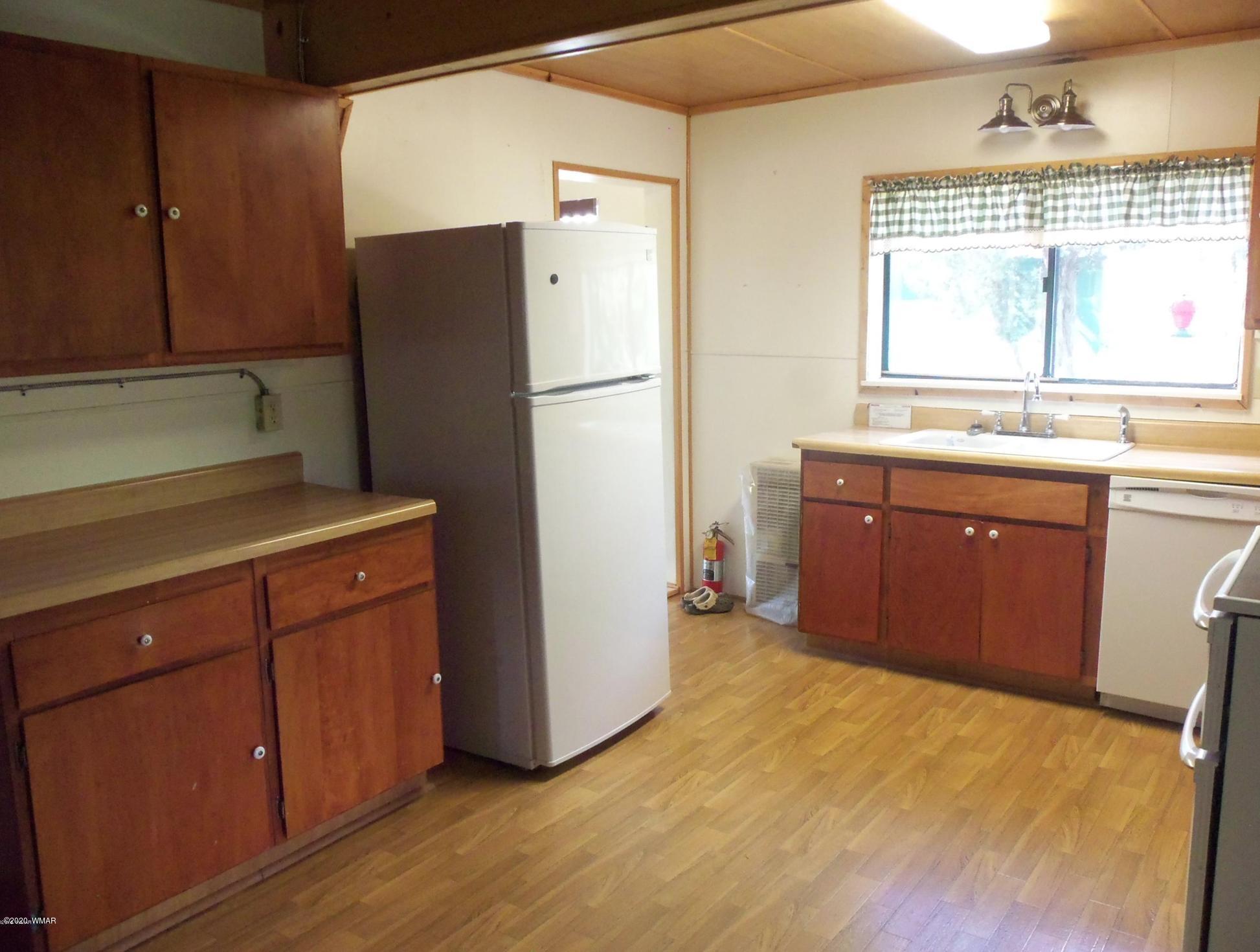 7933 Christmas Tree Road Show Low, AZ 85901 - Photo 4 of 28