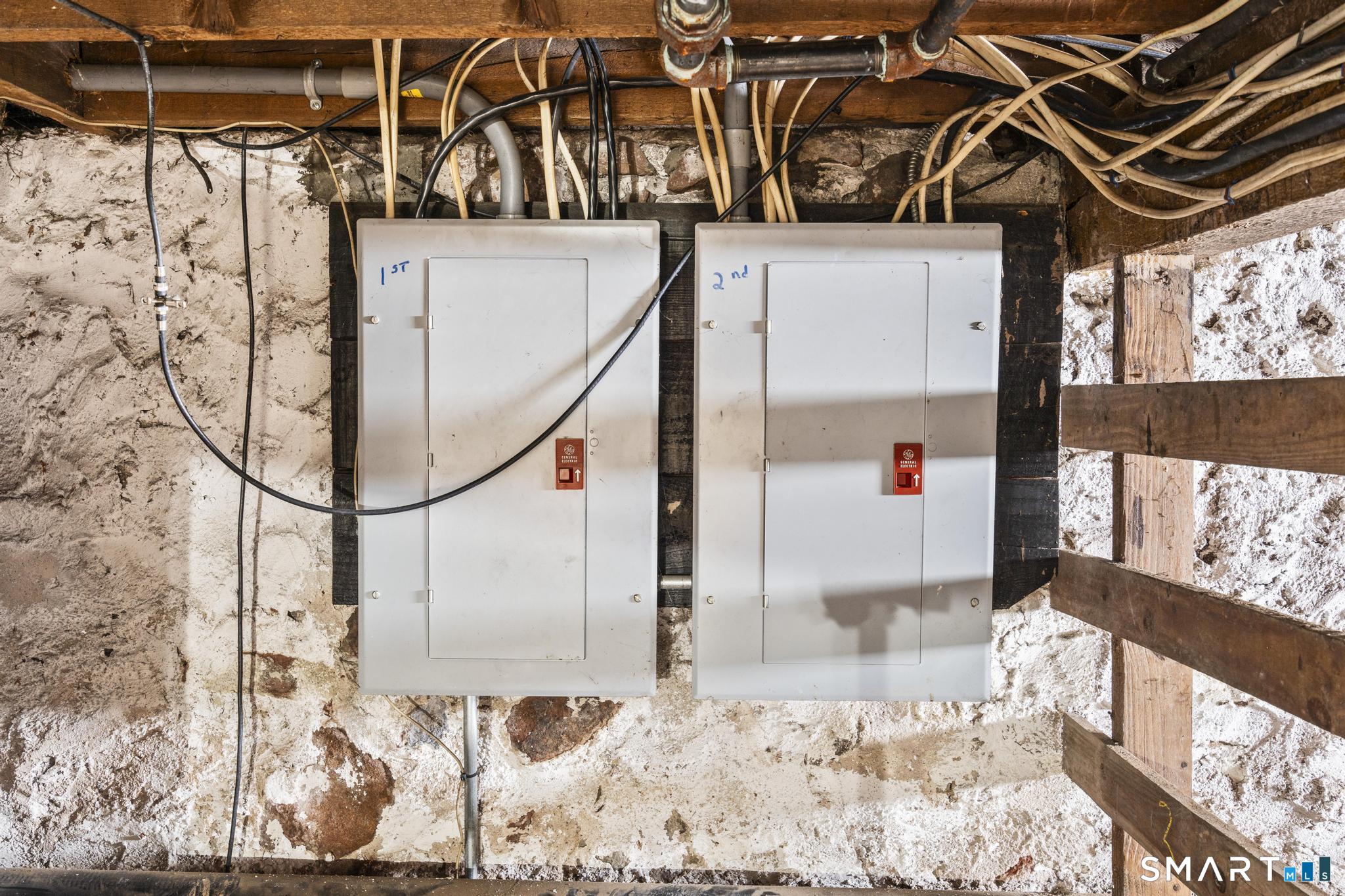 33 Kenney Street Bristol, CT 06010 - Photo 38 of 40 a view of a entryway