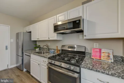 $349,900 | 4141 North Henderson Road, Unit 217, Arlington, VA 22203