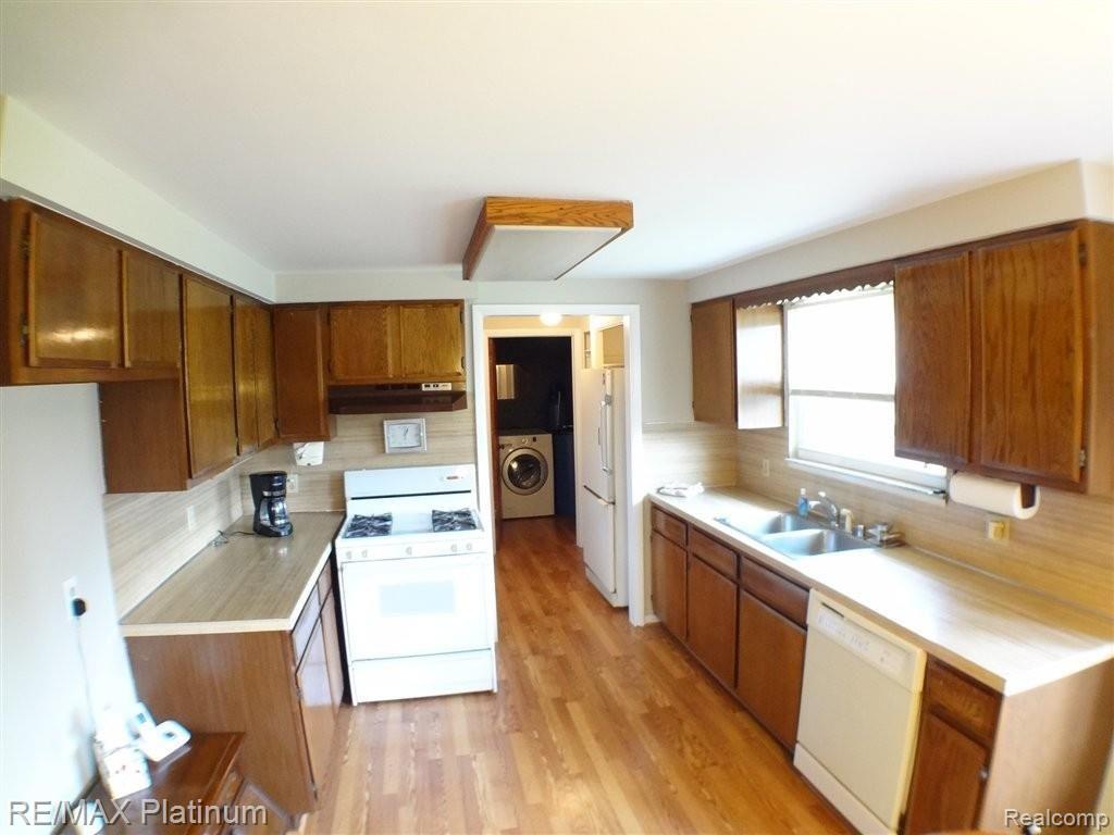 Spacious Kitchen