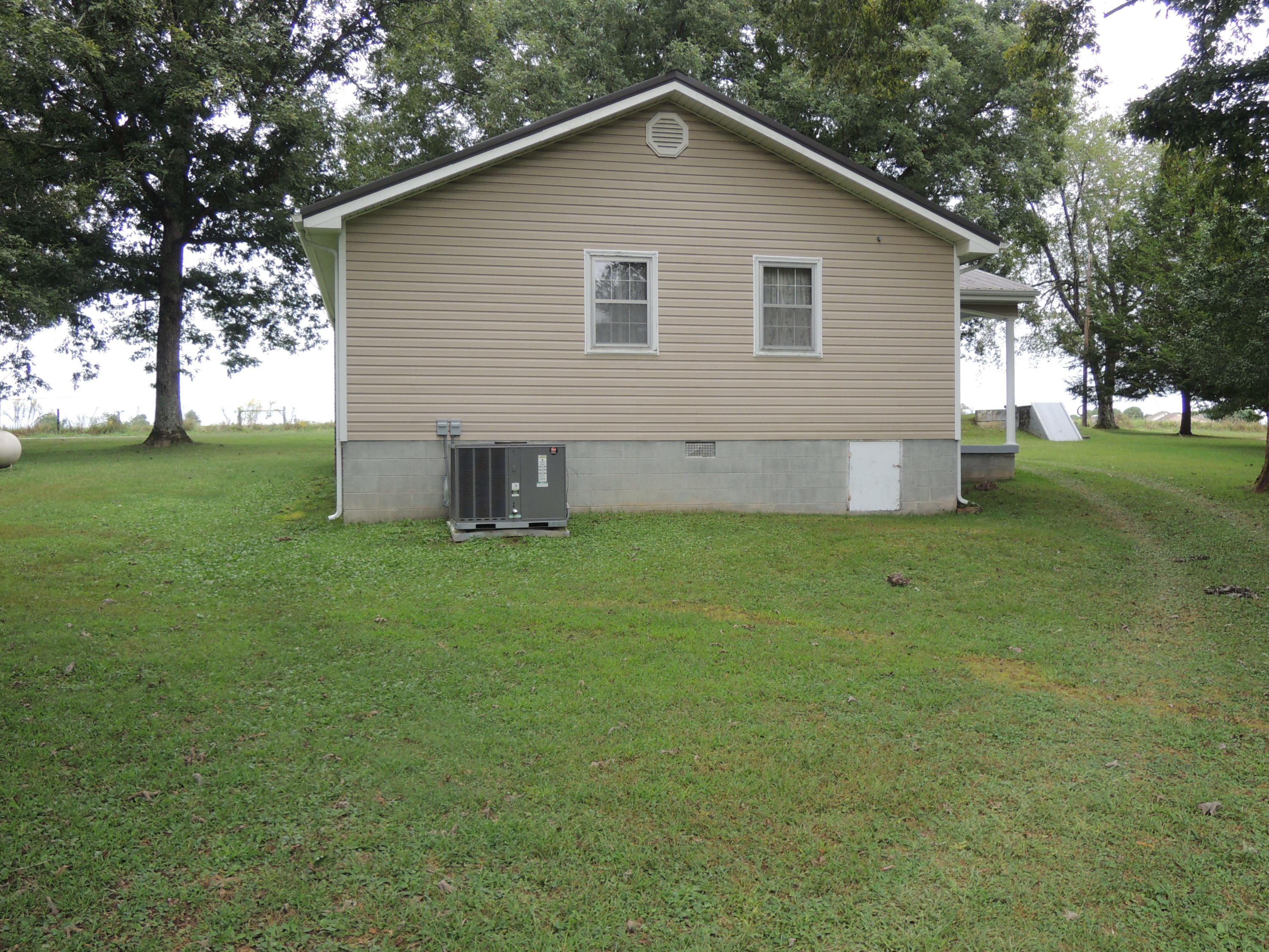 1030 Peters Ford Road Jamestown, TN 38556 - Photo 4 of 17 Dishmon 004