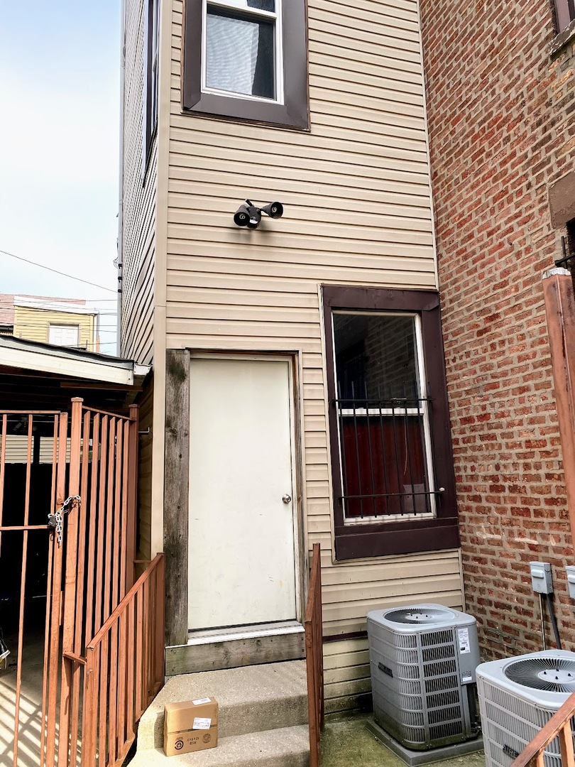 2245 West 21st Street, Unit 4 Chicago, IL 60608 - Photo 16 of 16 a view of front door of house