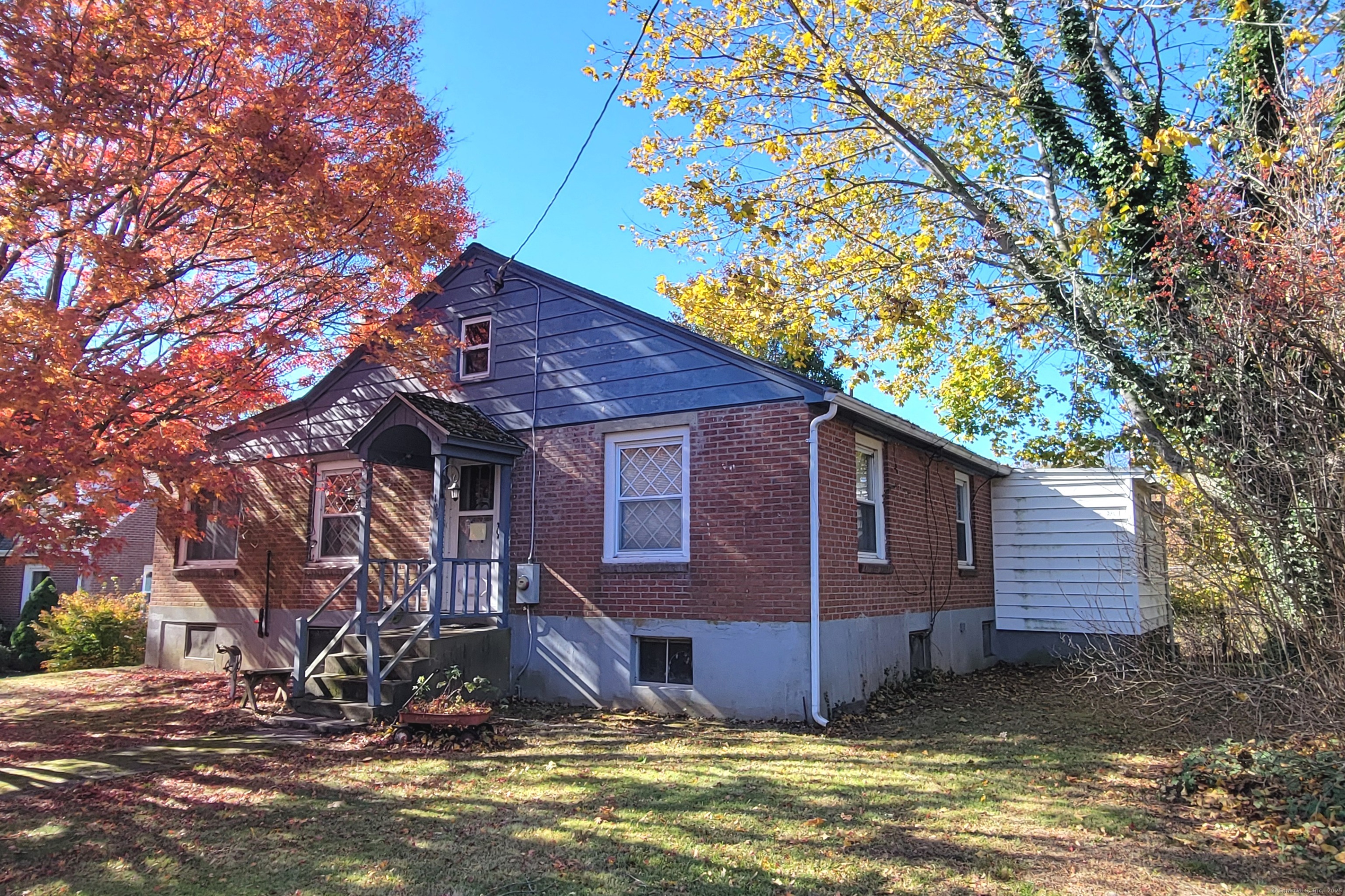 118 Bloomingdale Road Waterford, CT 06375 - Photo 4 of 29