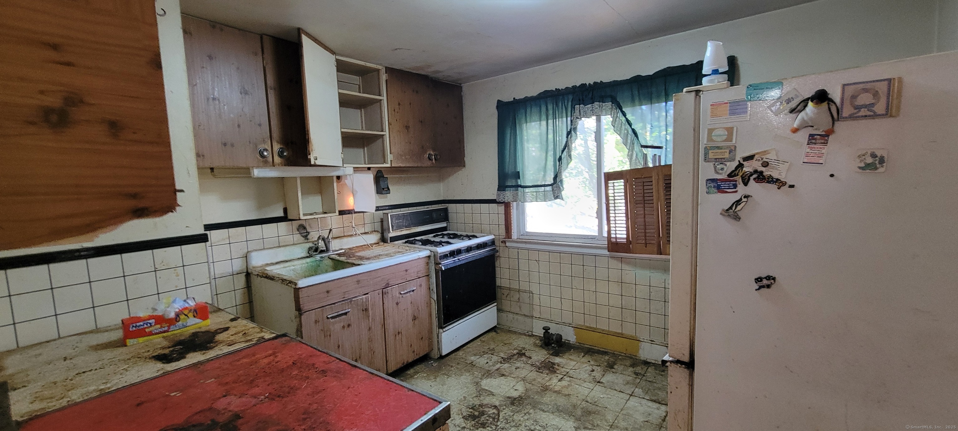 118 Bloomingdale Road Waterford, CT 06375 - Photo 10 of 29