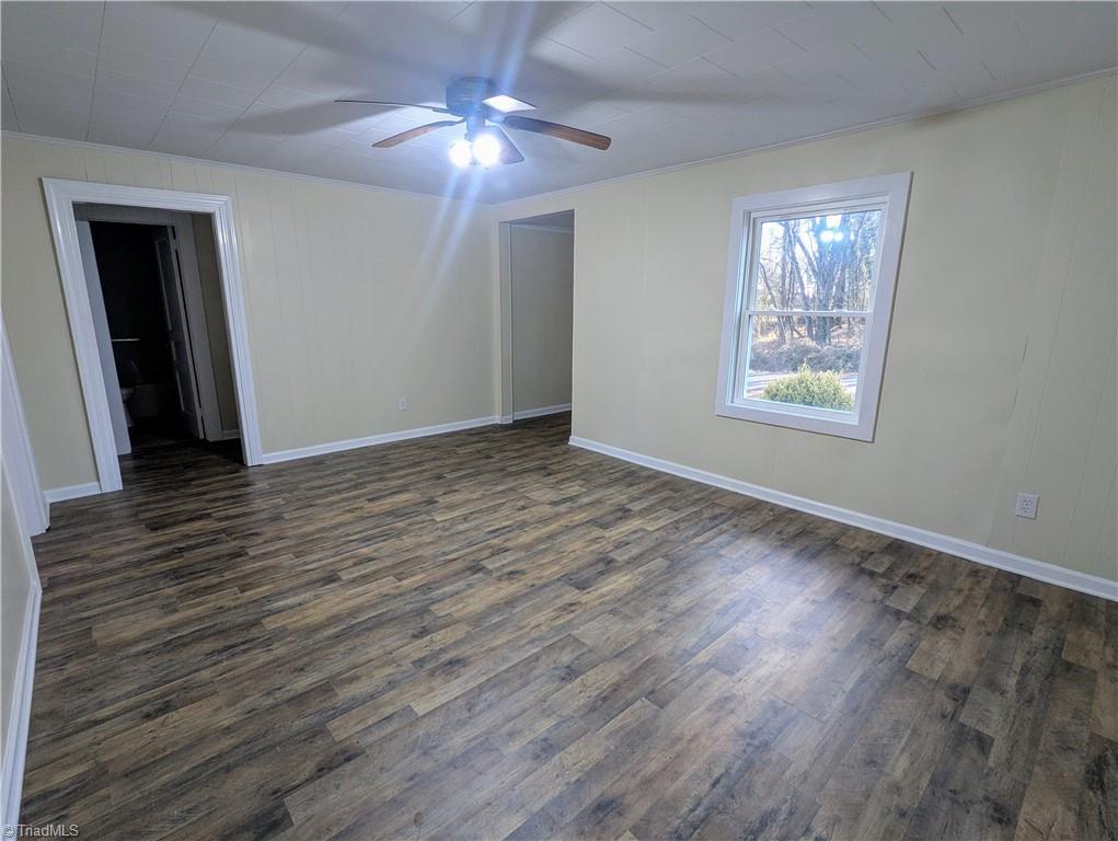 119 Cox Avenue Elkin, NC 28621 - Photo 7 of 14 Living Room