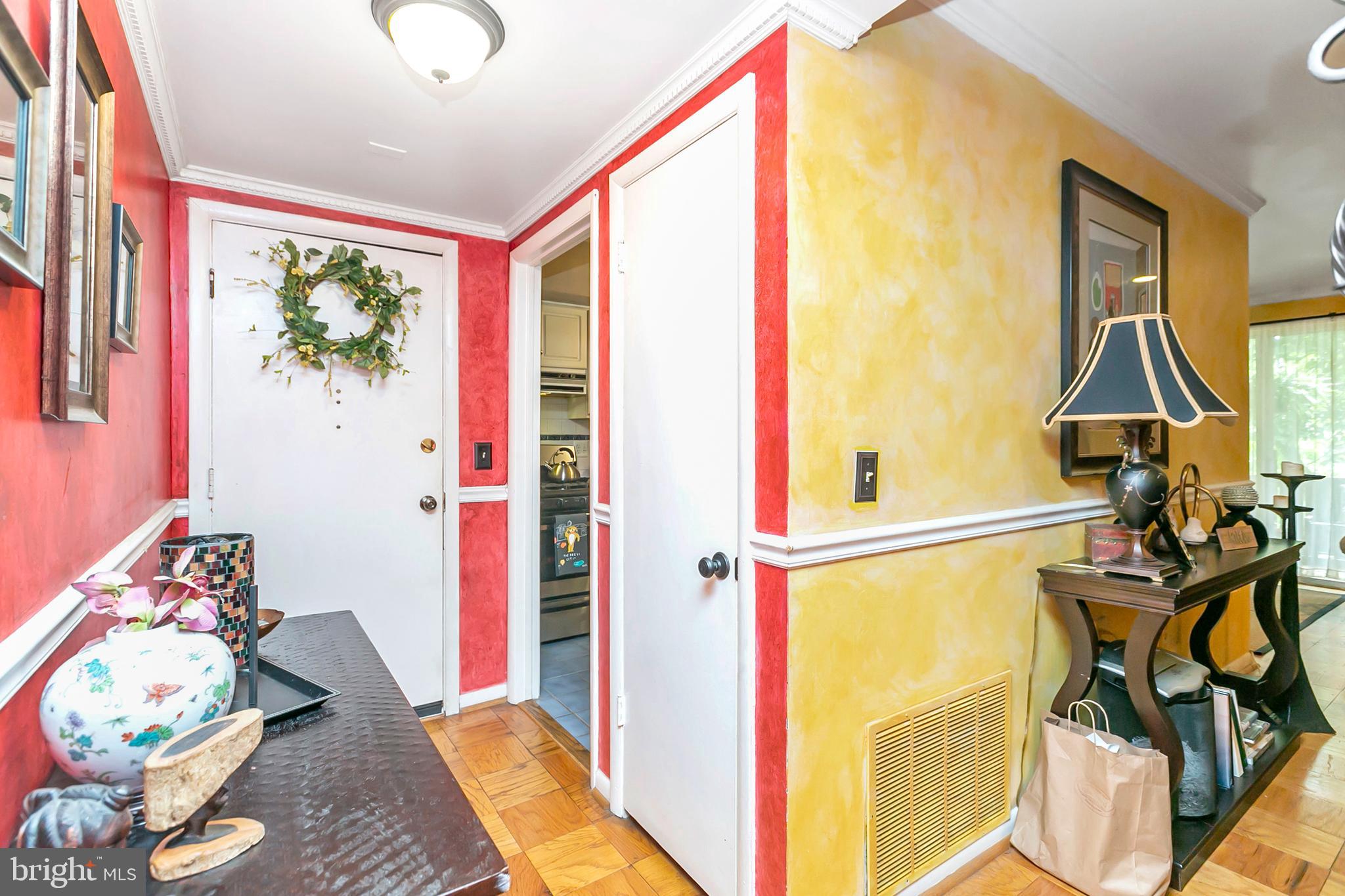 111 Cross Keys Road, Unit R111D Baltimore, MD 21210 - Photo 2 of 15 Foyer