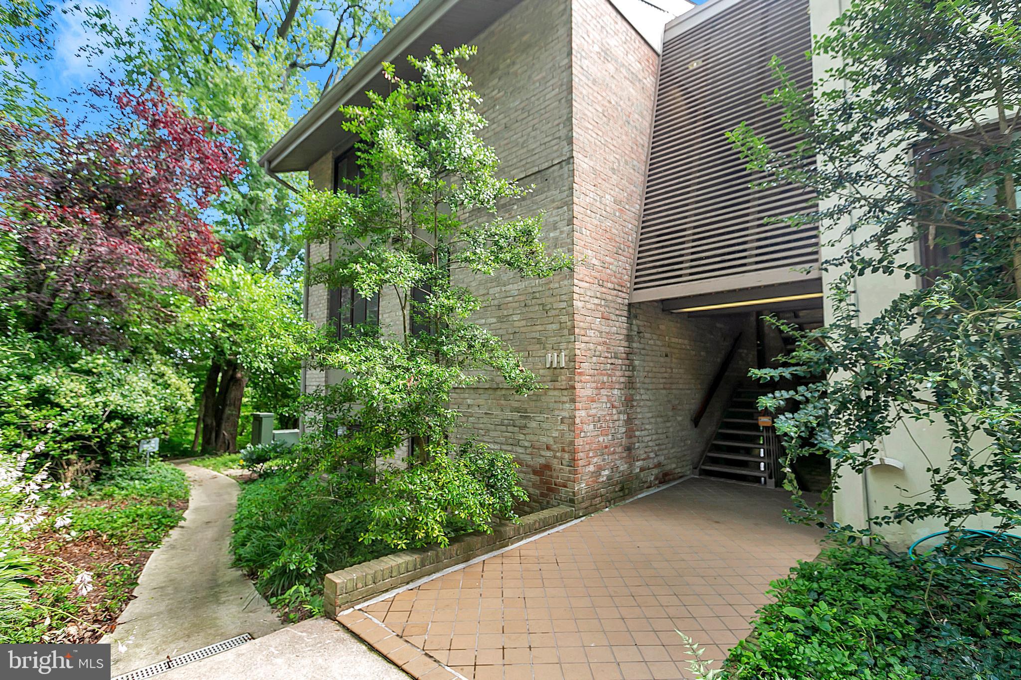 111 Cross Keys Road, Unit R111D Baltimore, MD 21210 - Photo 14 of 15 Exterior general