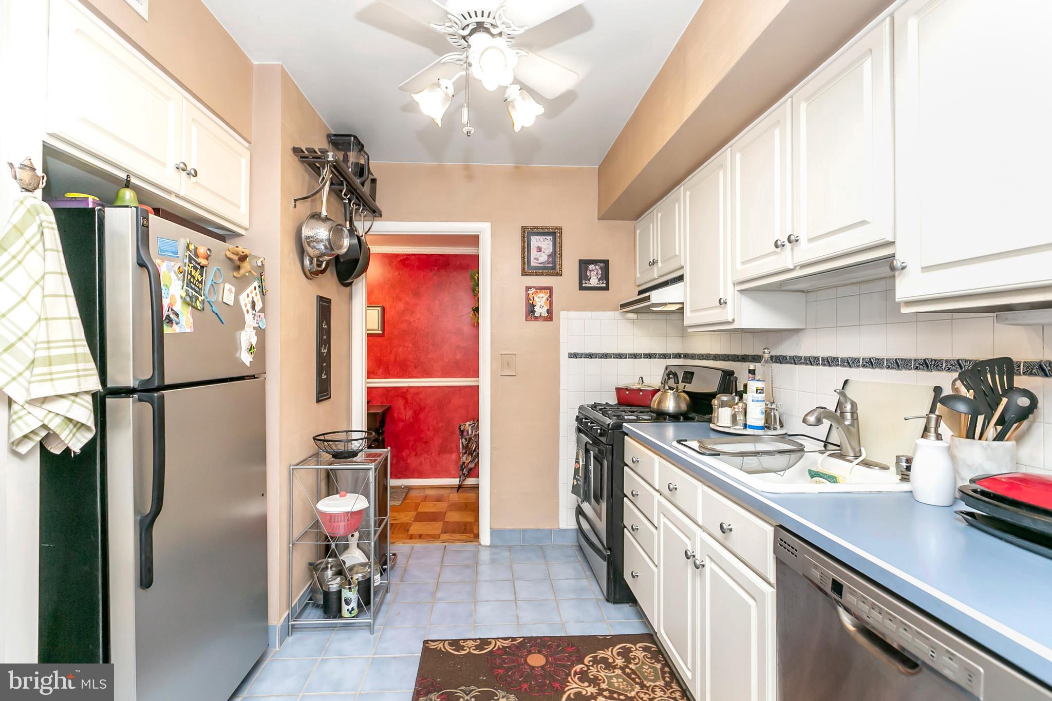 111 Cross Keys Road, Unit R111D Baltimore, MD 21210 - Photo 8 of 15 Kitchen