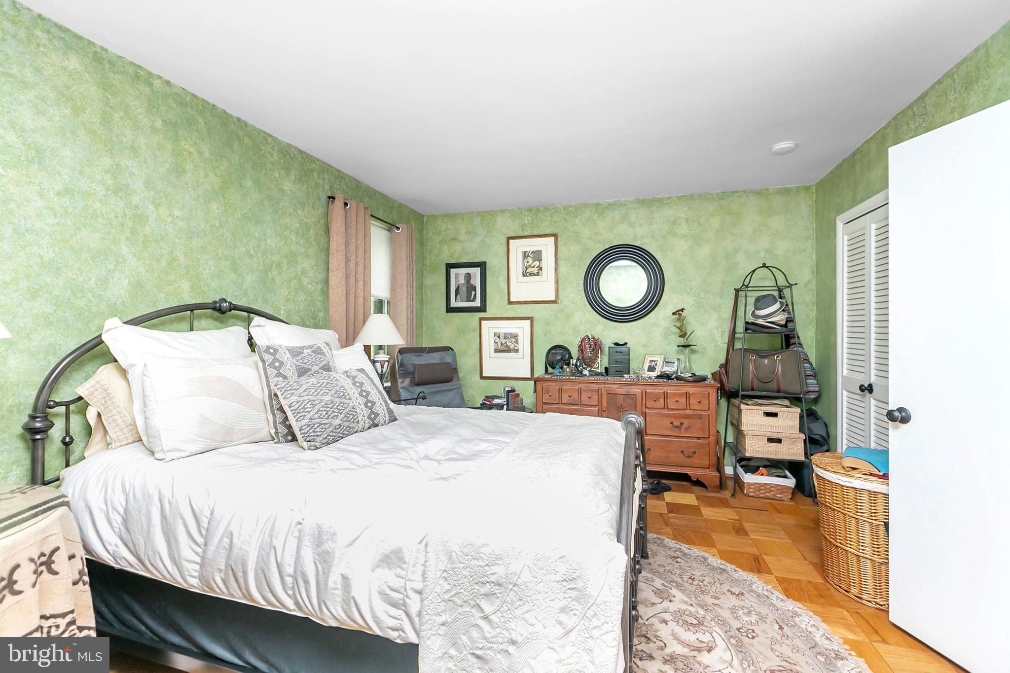 111 Cross Keys Road, Unit R111D Baltimore, MD 21210 - Photo 10 of 15 Primary bedroom