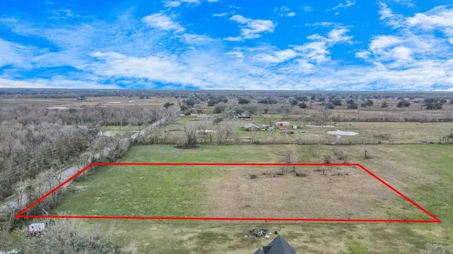 $130,000 | 1402 County Road 34, Angleton, TX 77515