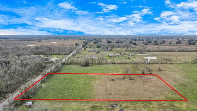 $130,000 | 1402 County Road 34, Angleton, TX 77515