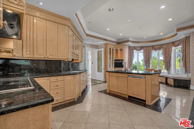 $20,000 | 11244 Briarcliff Lane, Studio City, CA 91604