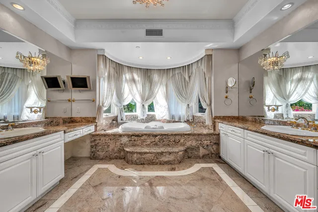 $20,000 | 11244 Briarcliff Lane, Studio City, CA 91604