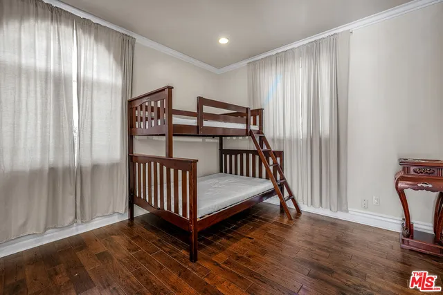 $20,000 | 11244 Briarcliff Lane, Studio City, CA 91604