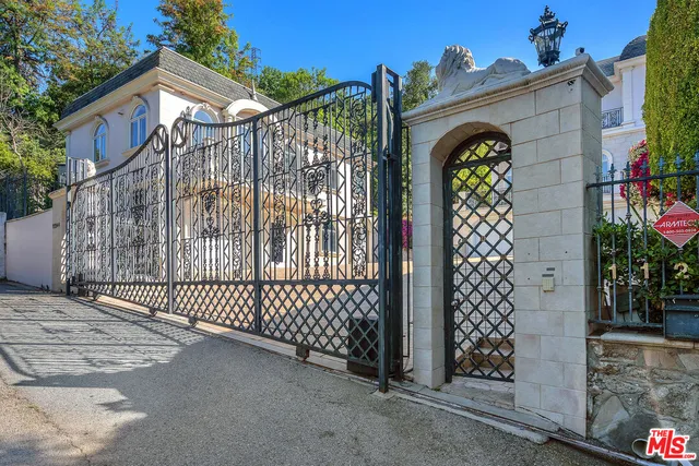 $20,000 | 11244 Briarcliff Lane, Studio City, CA 91604